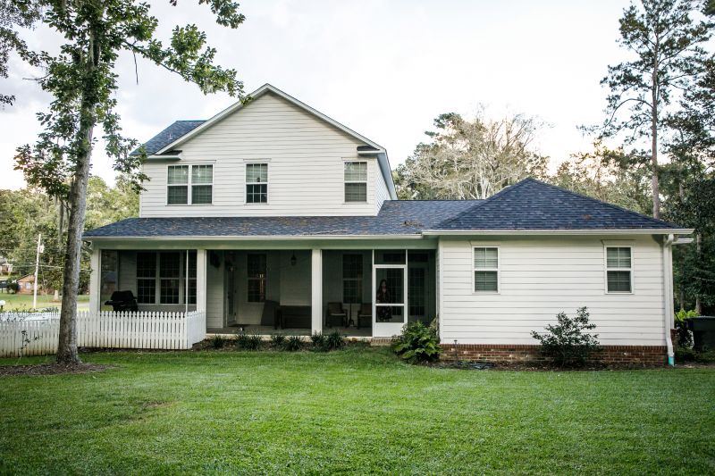 Improve Energy Efficiency With Professional Siding Repair!